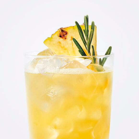 Summer Pineapple Cooler Cocktail Recipe | Vodka Pineapple Drink | GREY ...